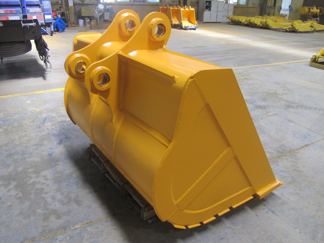 Material cleaning bucket