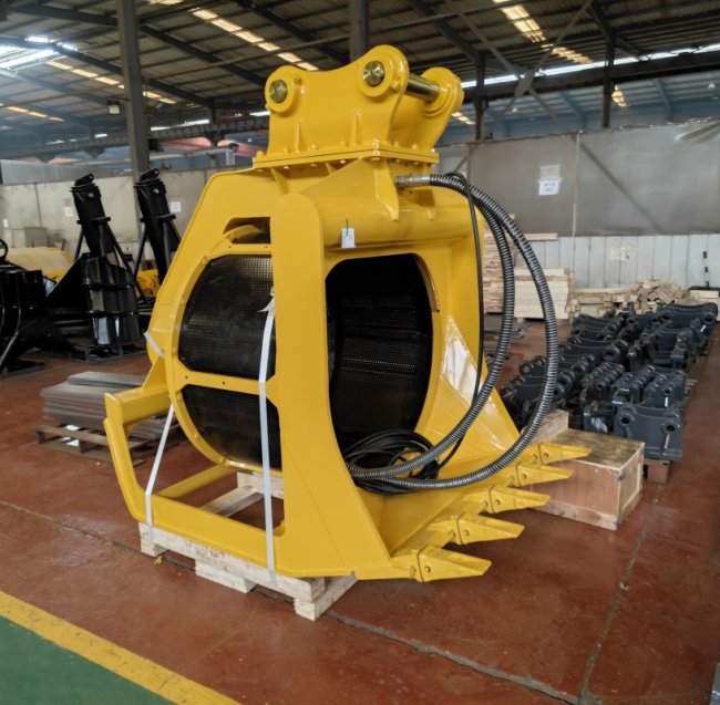 Rotary screening bucket